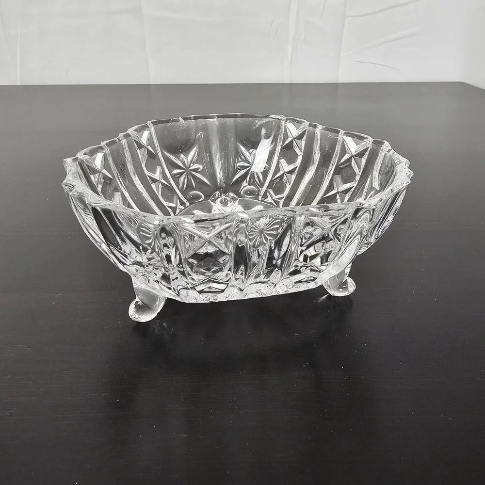 Vintage 3 Footed Triangular Clear Pressed Glass Candy Dish Nut Bowl Starburst - Picture 3 of 9